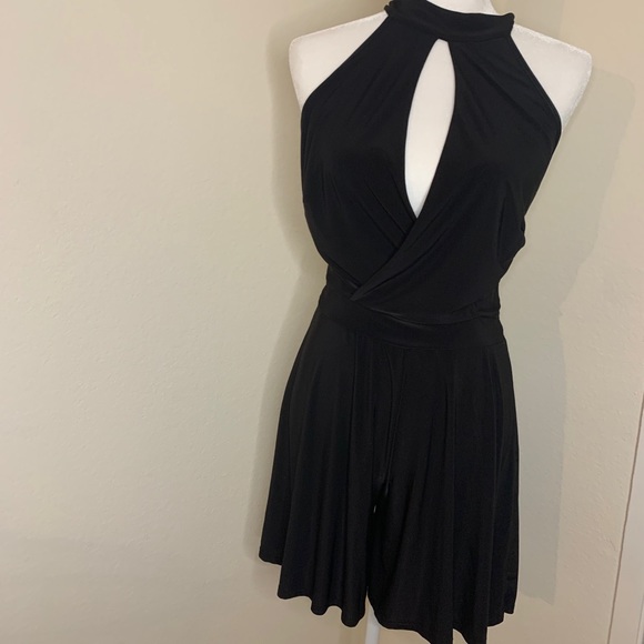 Cameo black romper halter tie, key hole front - Picture 1 of 8